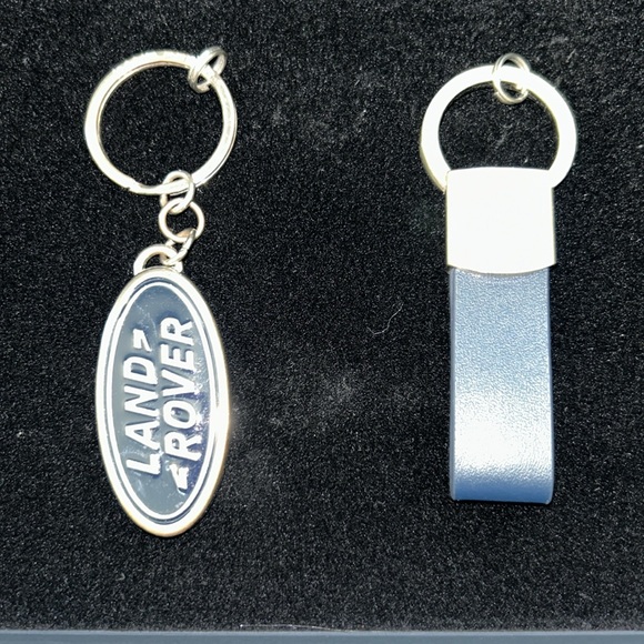 Range Rover / Land Rover key chains (set of 2 w/box) - Picture 3 of 6
